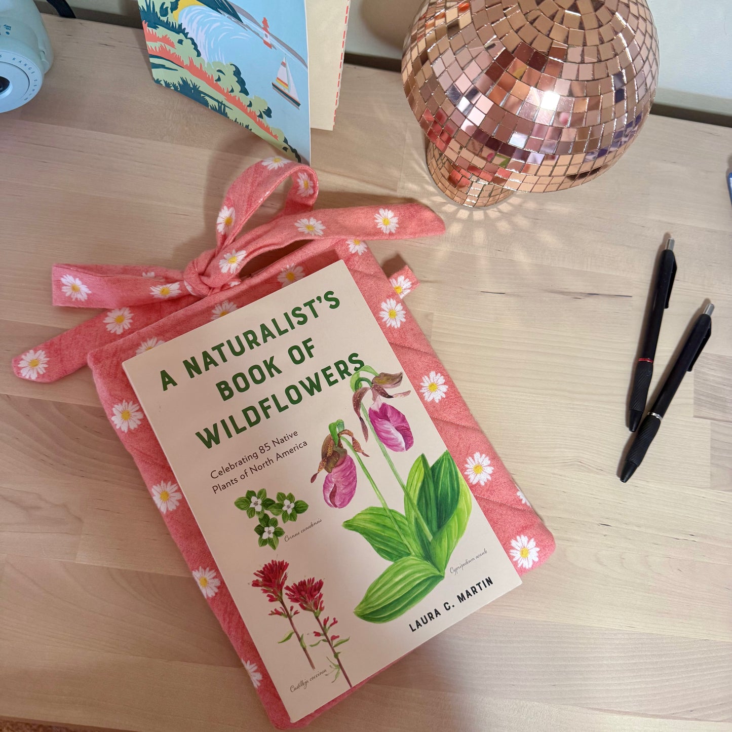 Daisy Flannel 🌼 Book Sleeve