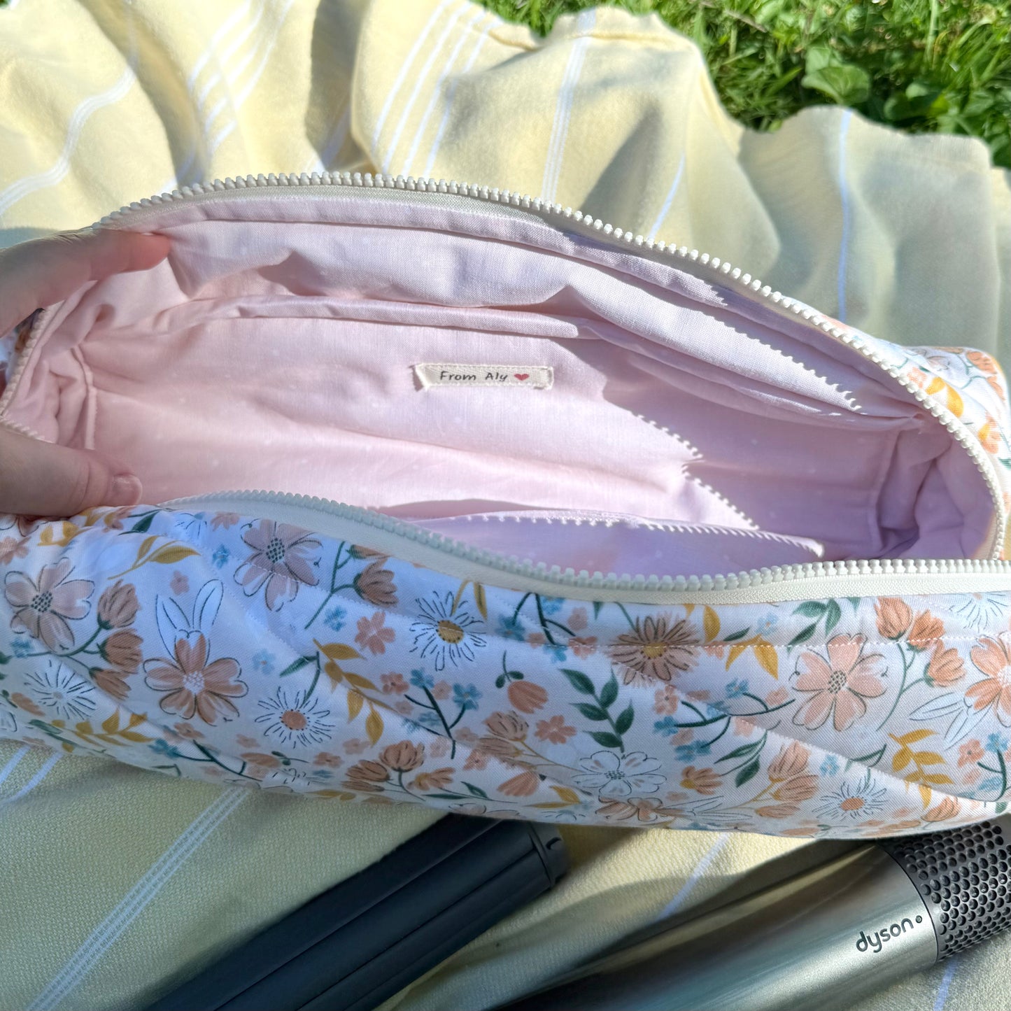 Peachy Beige Floral 🌸 Hair Tool Bag