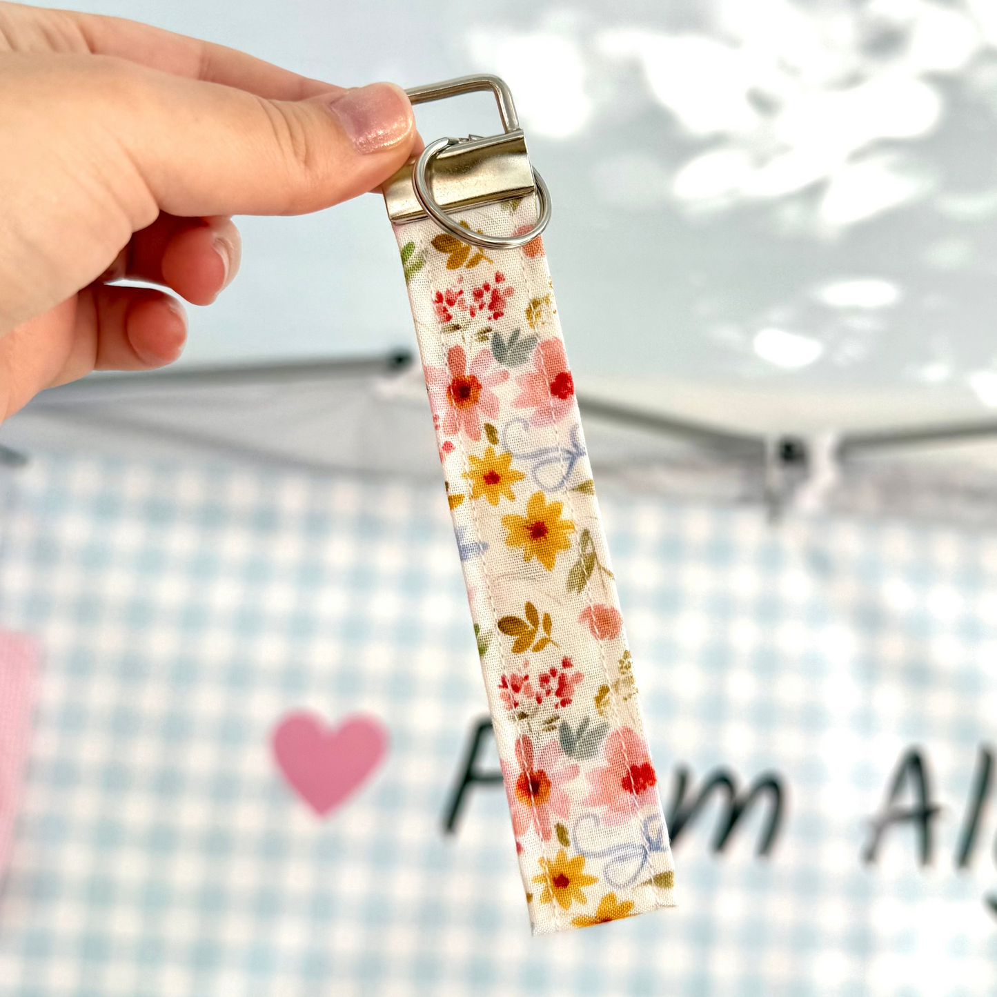 Cutesy Floral 🌸 Wristlet