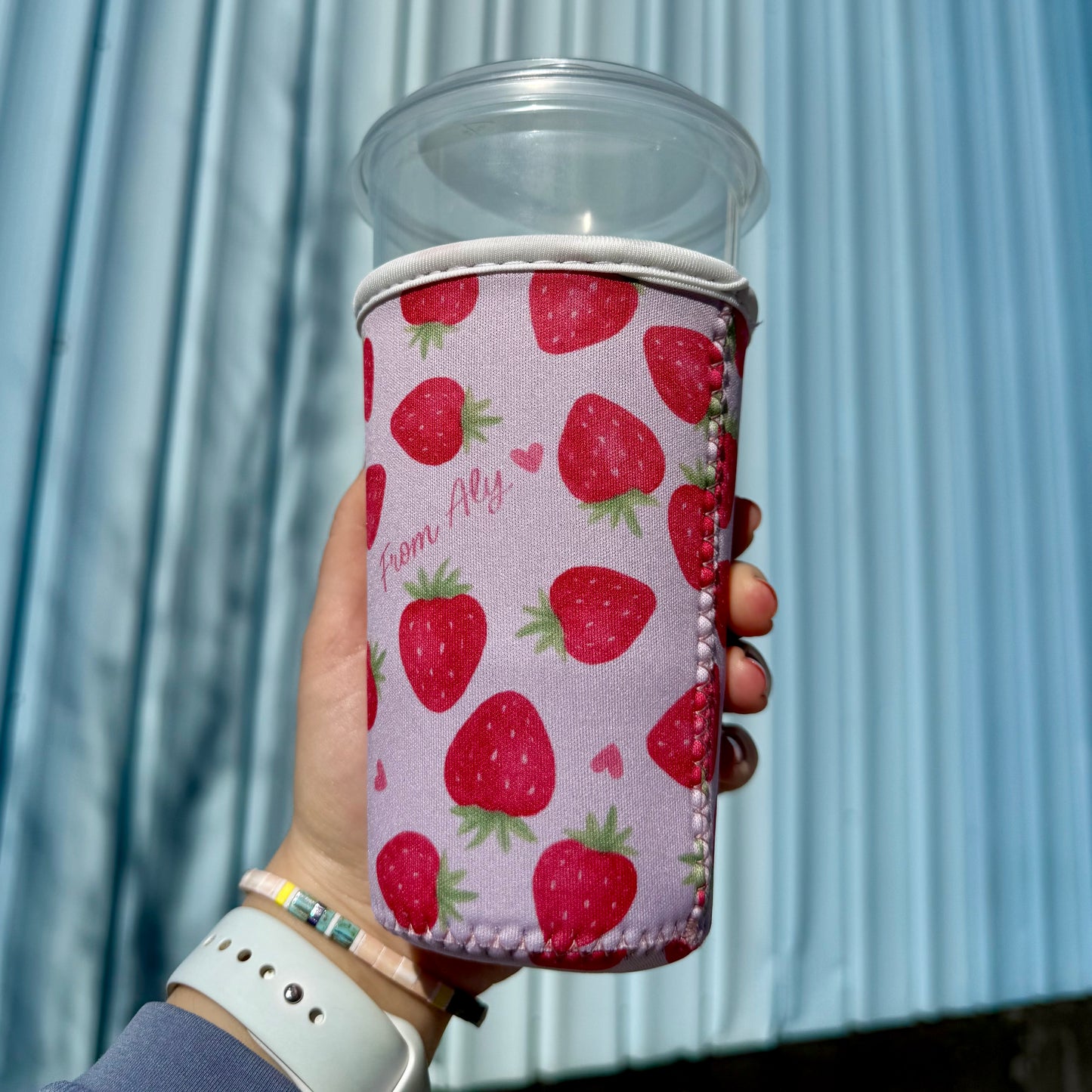 Iced Coffee Sleeve 🍓 Strawberry