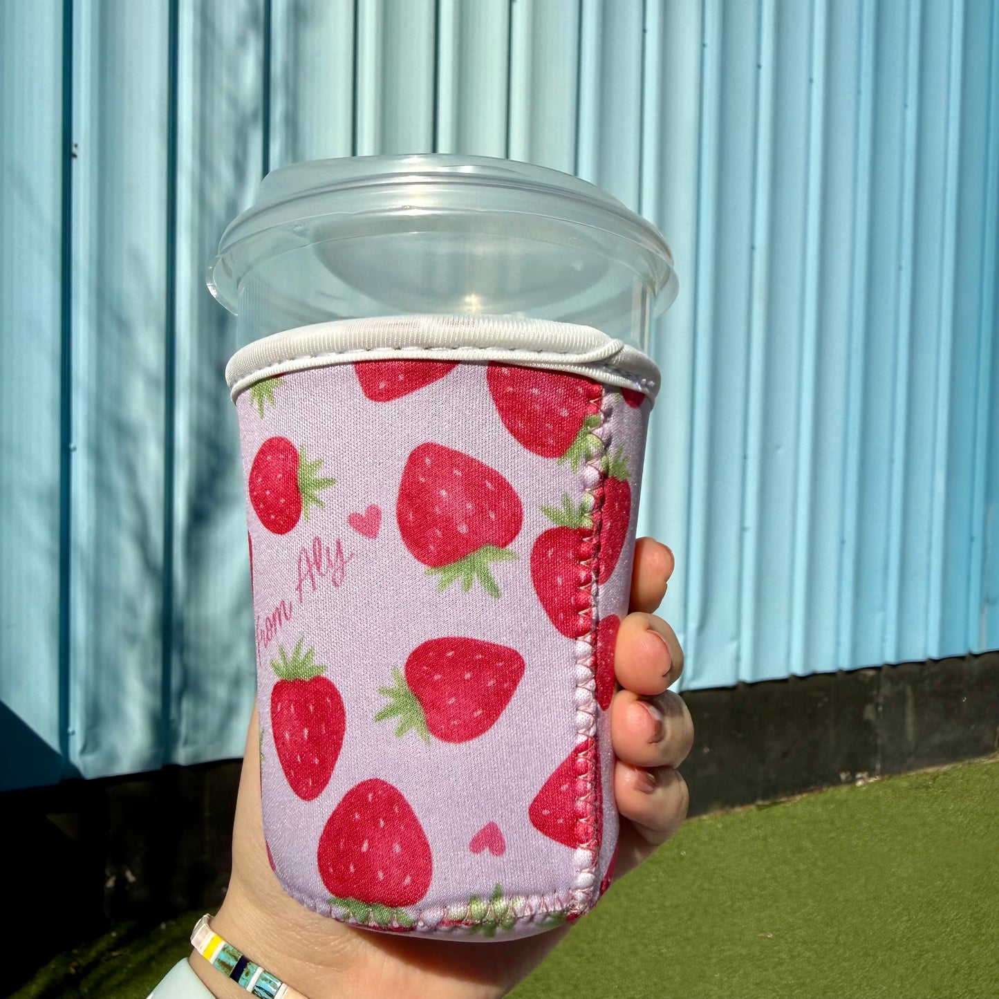 Iced Coffee Sleeve 🍓 Strawberry