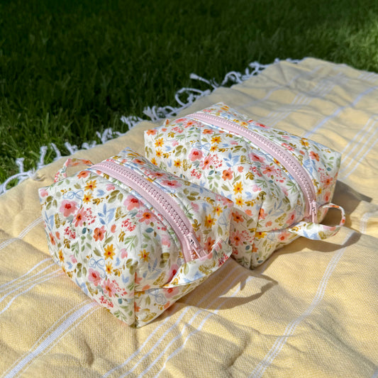 Cutesy Floral 🎀 Carry-All Pouch