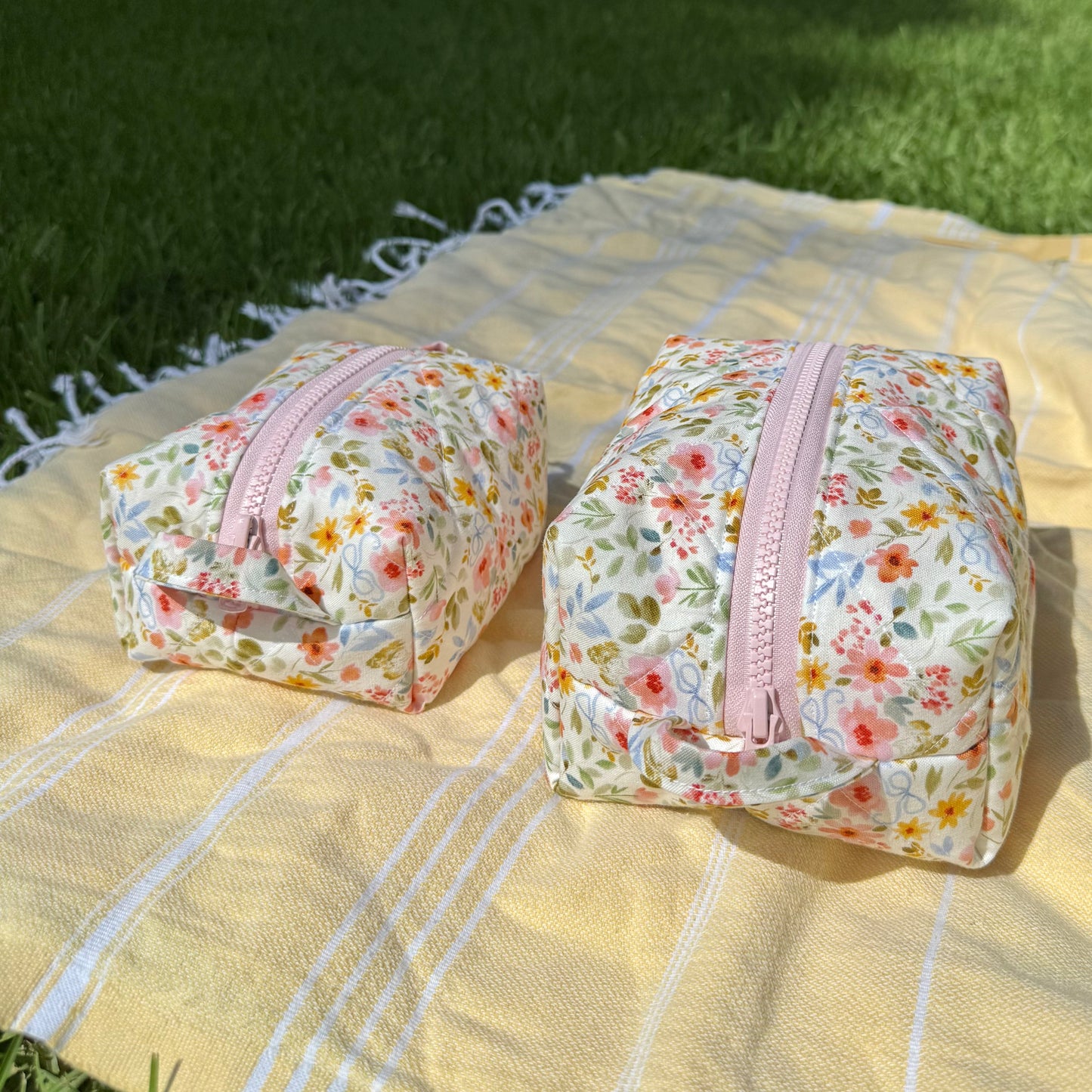 Cutesy Floral 🎀 Carry-All Pouch