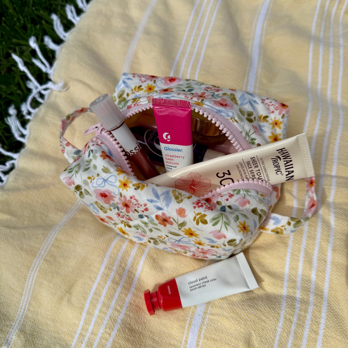 Cutesy Floral 🎀 Carry-All Pouch