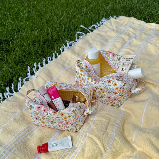 Cutesy Floral 🎀 Carry-All Pouch