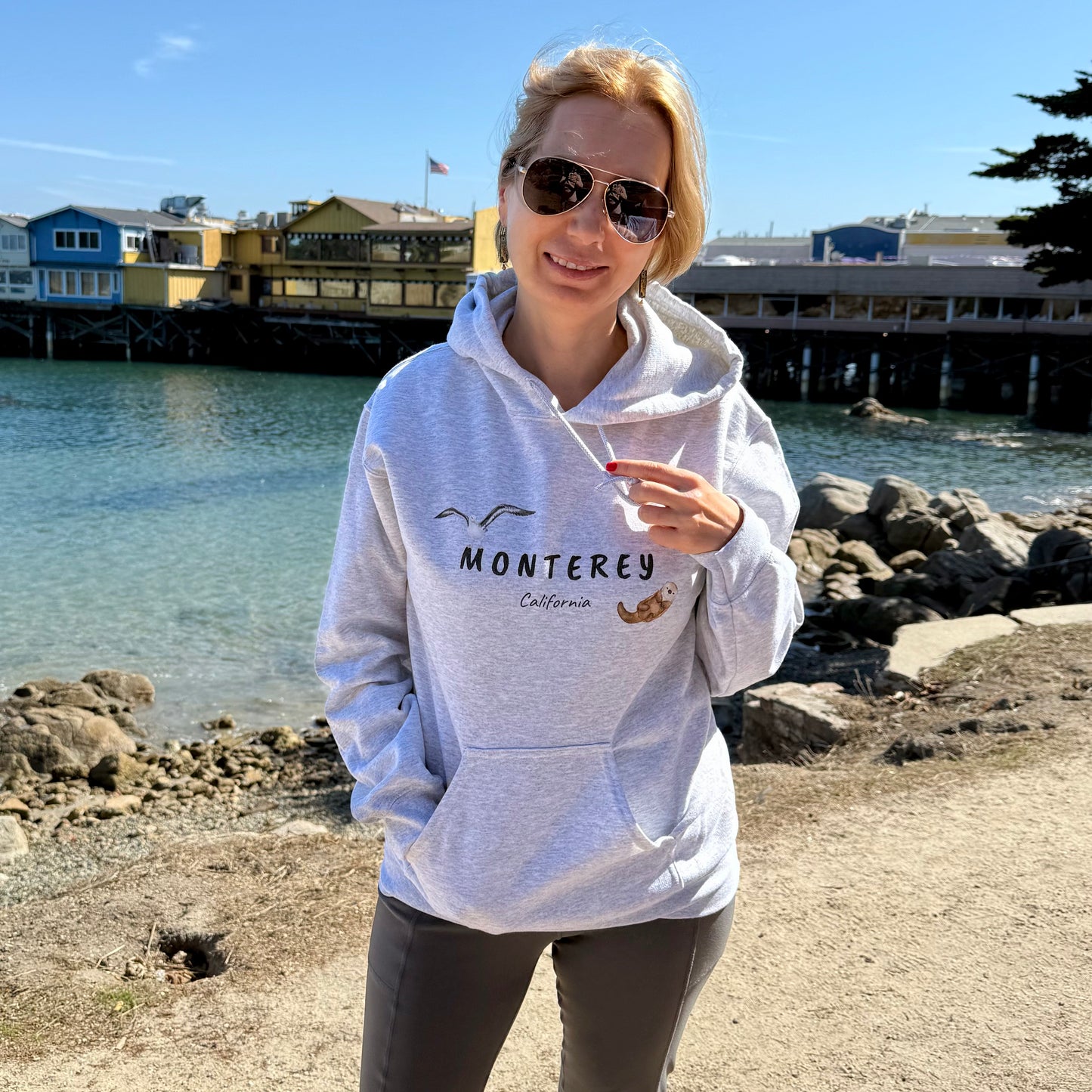 Monterey CA 🌊 Unisex Hoodie
