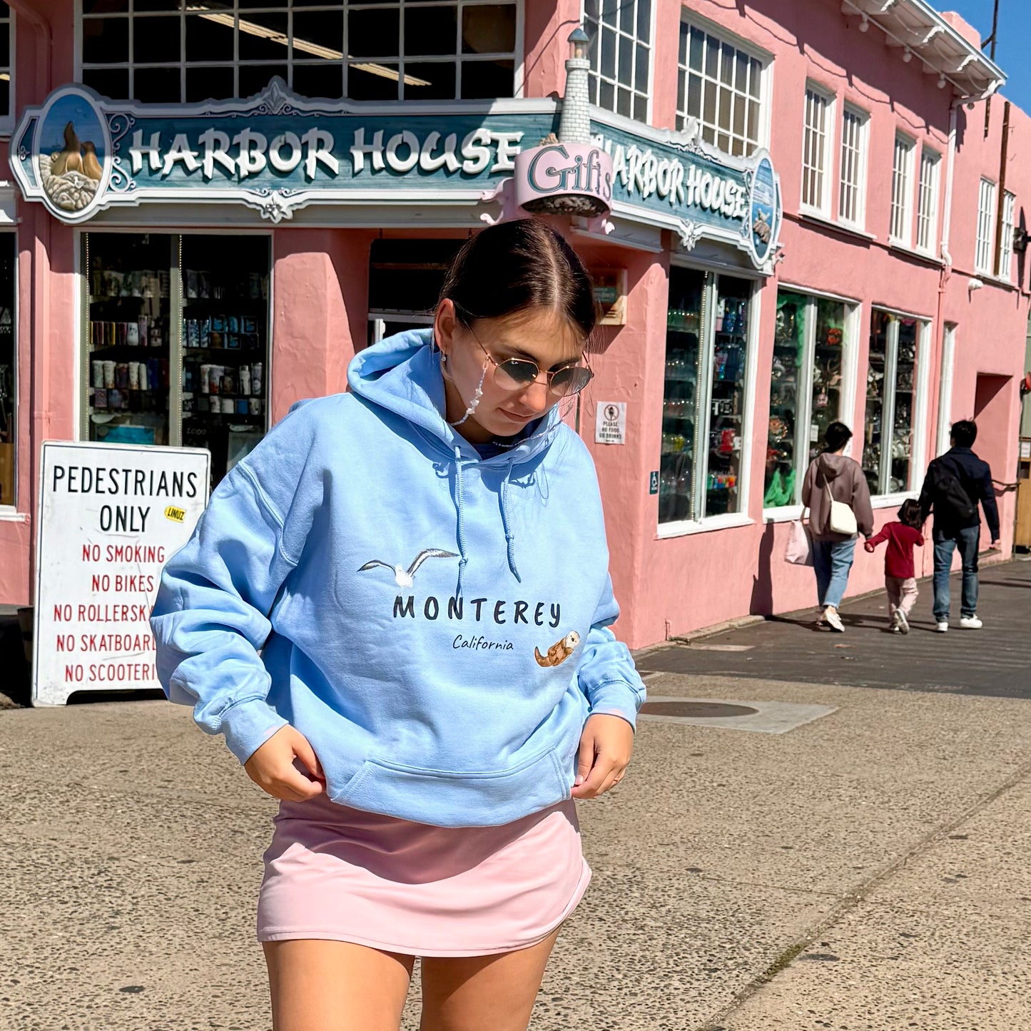 Monterey CA 🌊 Unisex Hoodie