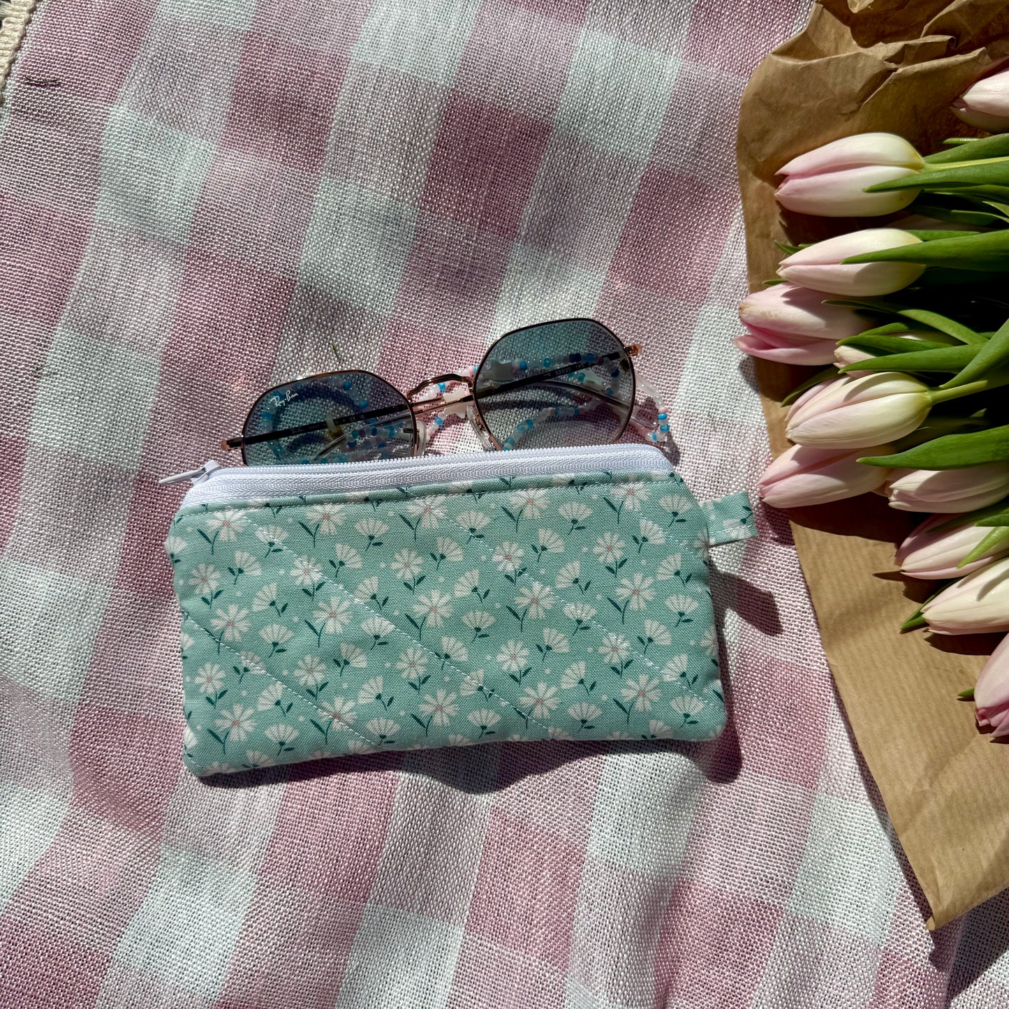 Daisies 🤍 Glasses Pouch
