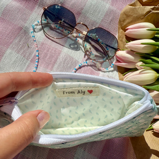 Daisies 🤍 Glasses Pouch