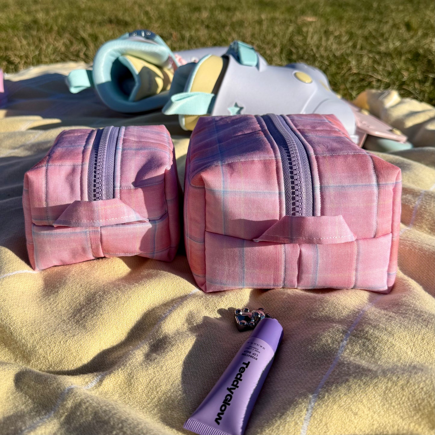 Cool Girl Plaid 💟 Carry-All Pouch