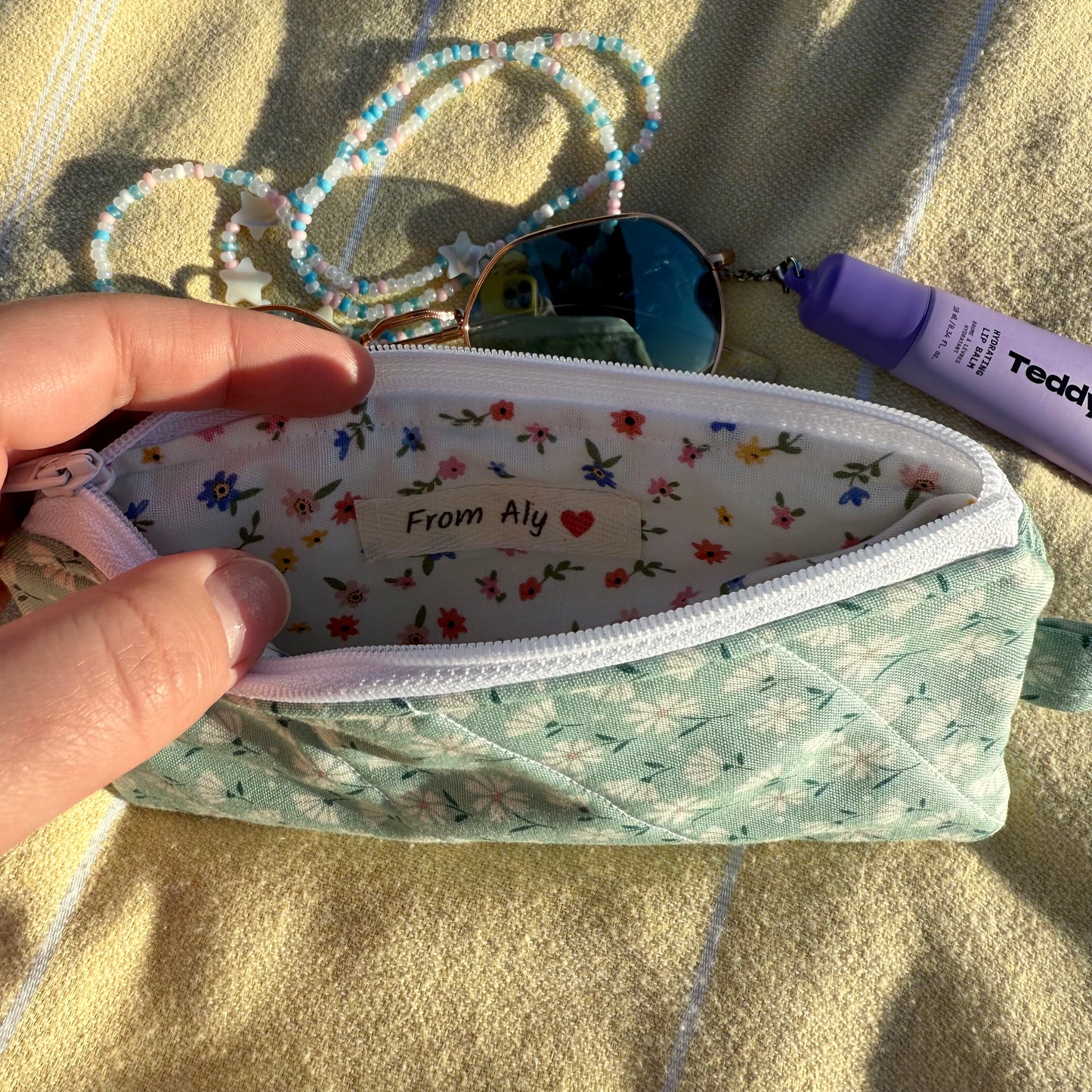 Daisies 🤍 Glasses Pouch