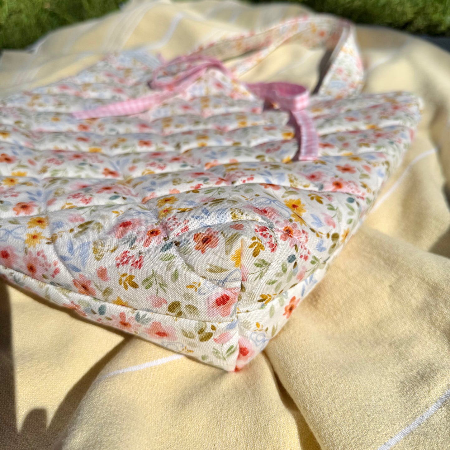 Cutesy Floral 🌸 Tote Bag