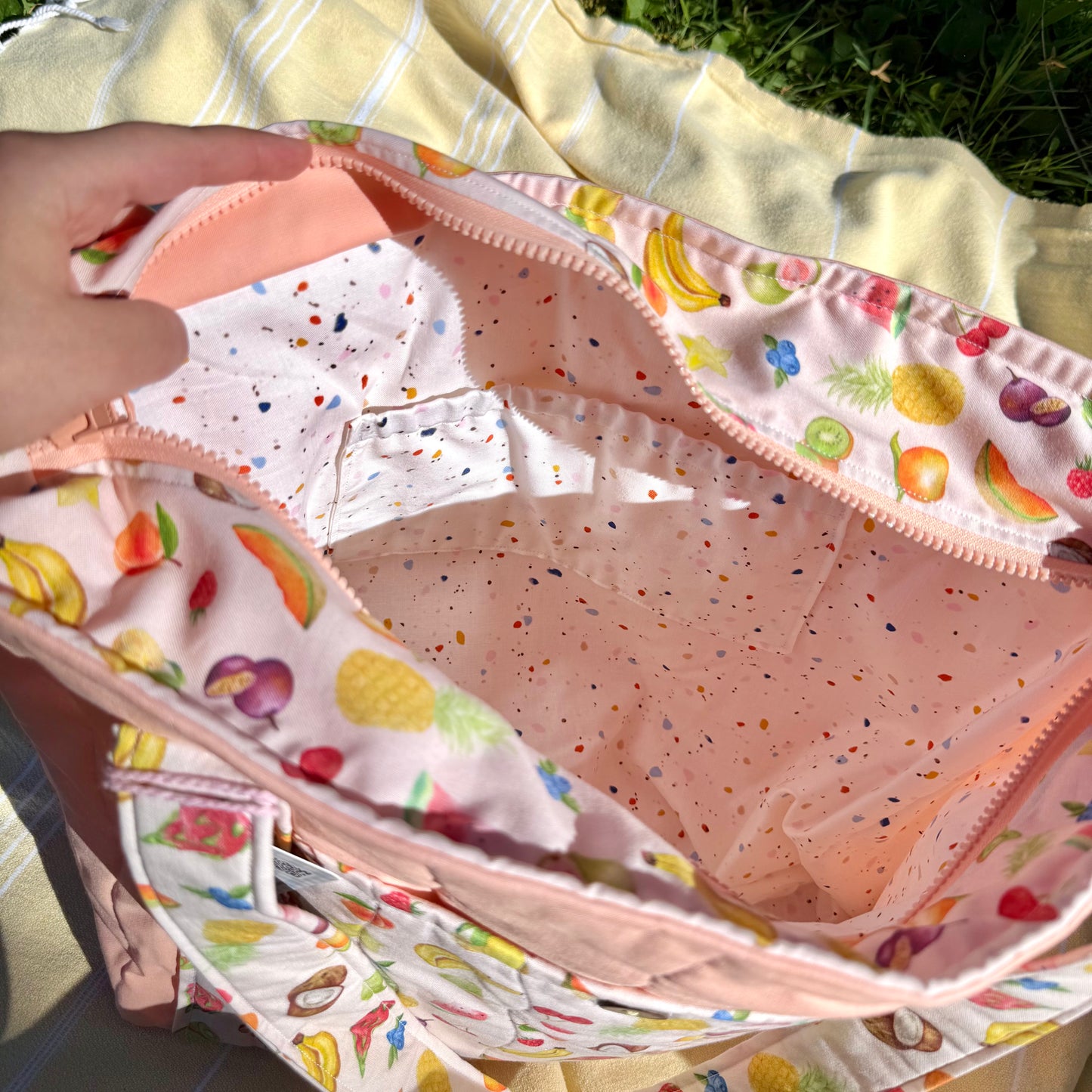 Fruity 🥭 Large Tote Bag