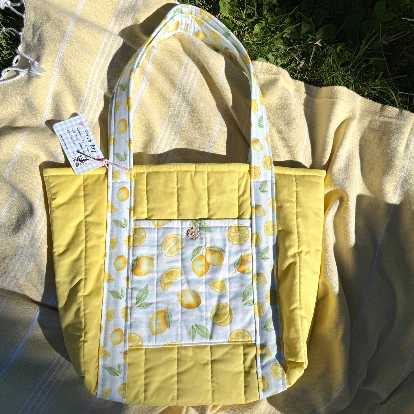 Summer Lemons 🍋 Large Tote Bag