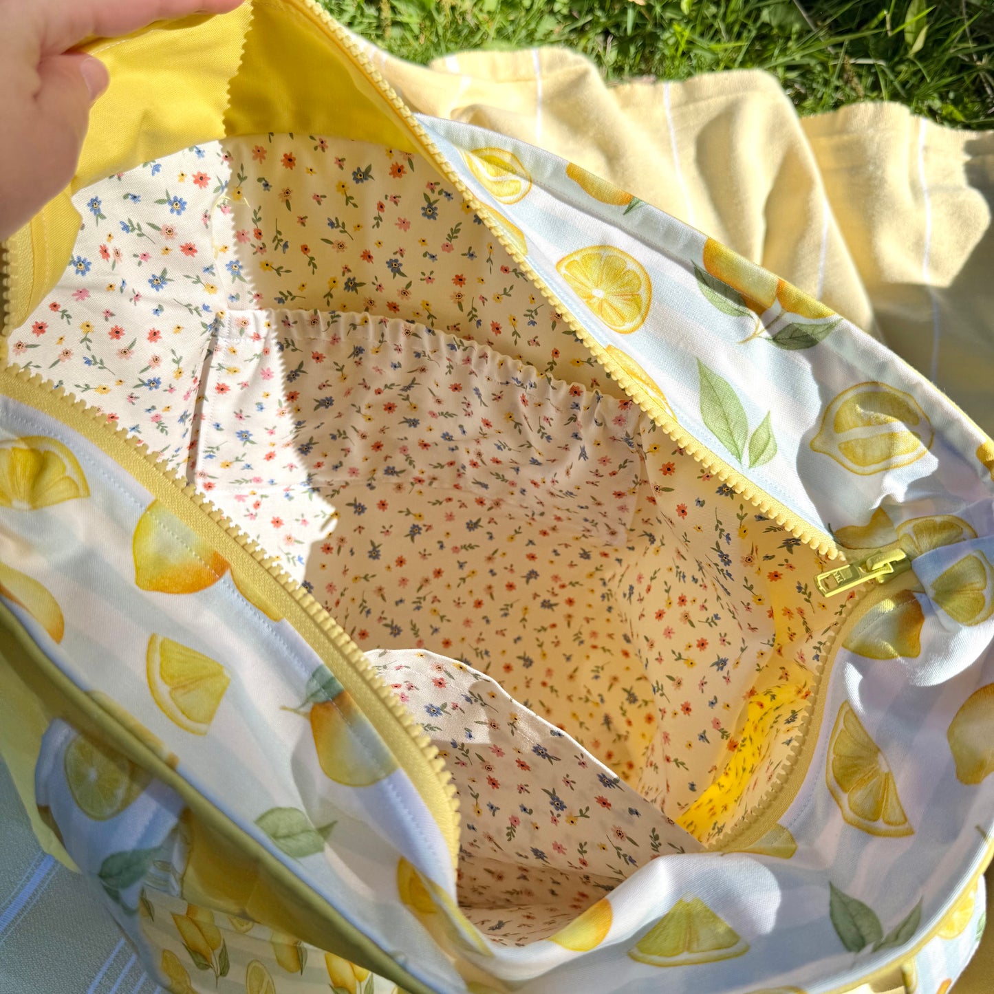 Summer Lemons 🍋 Large Tote Bag