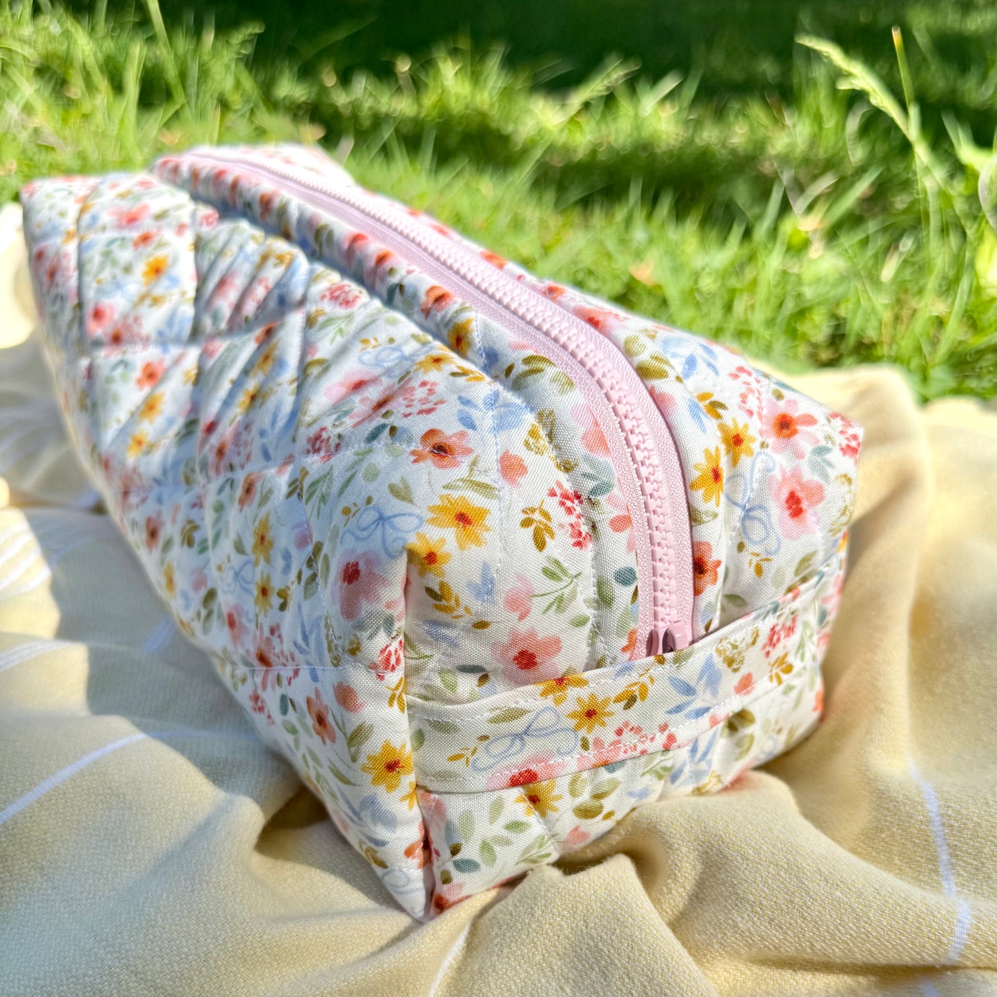 Pastel Floral 🎀 Hair Tool Bag