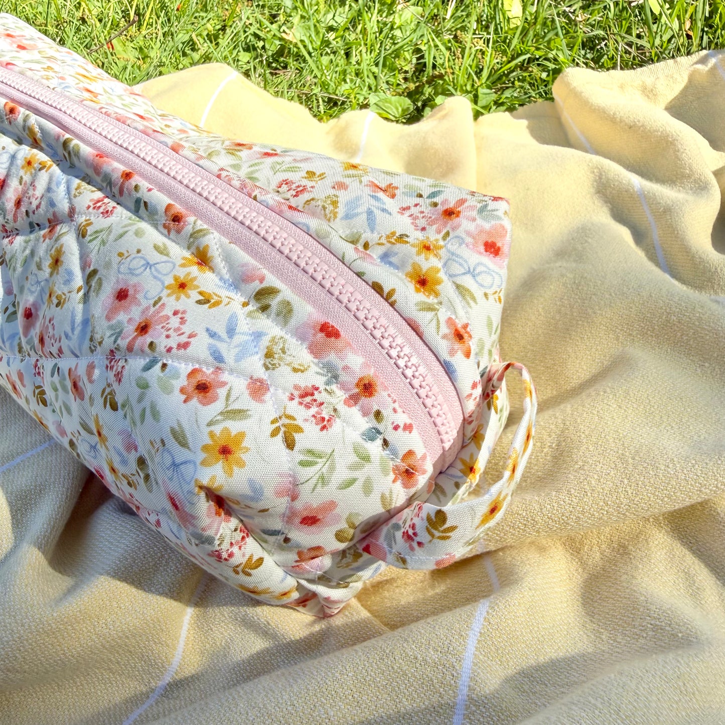 Pastel Floral 🎀 Hair Tool Bag