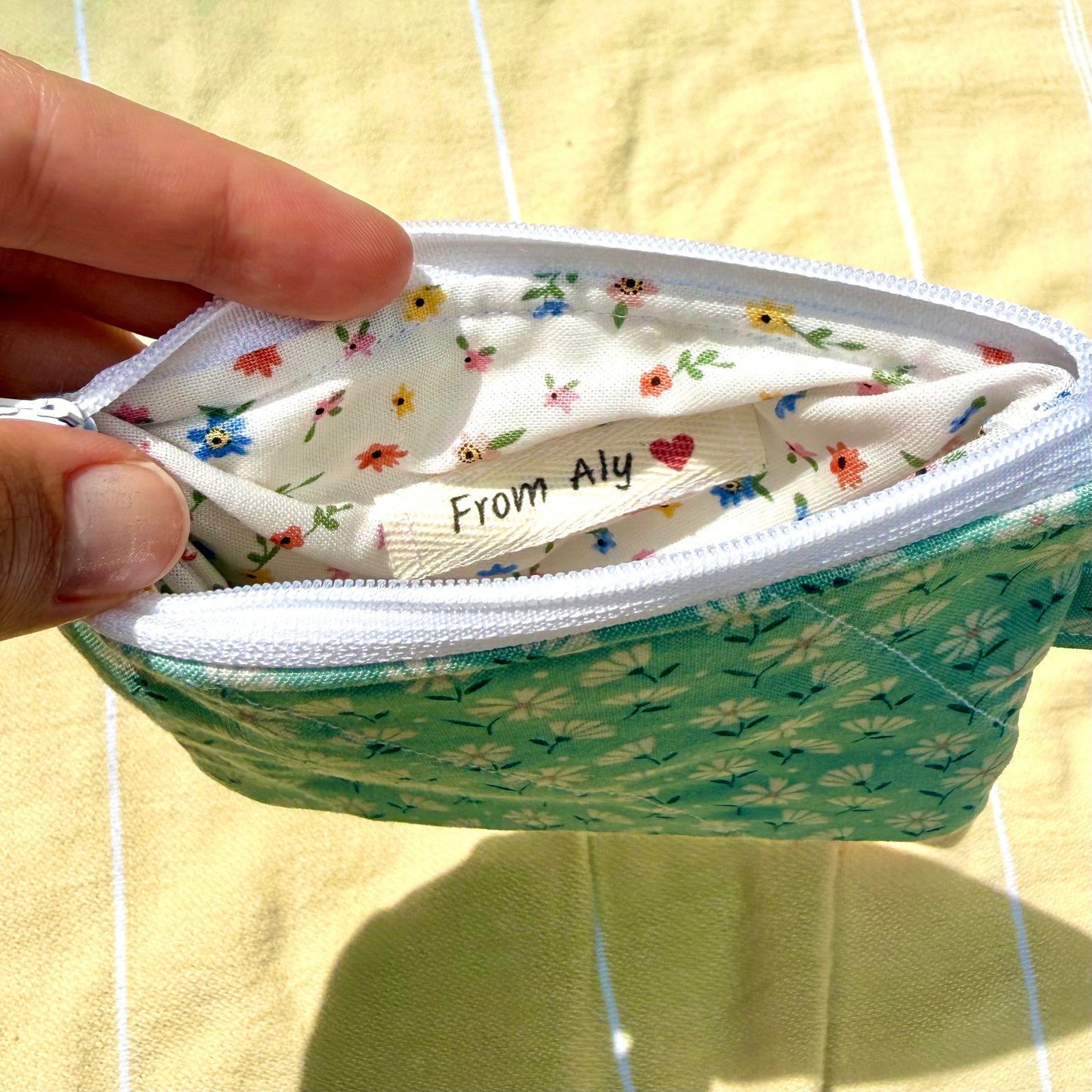 Little Daisies 🌼 Keychain Wallet